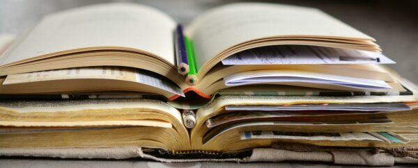 books-2158737_1280